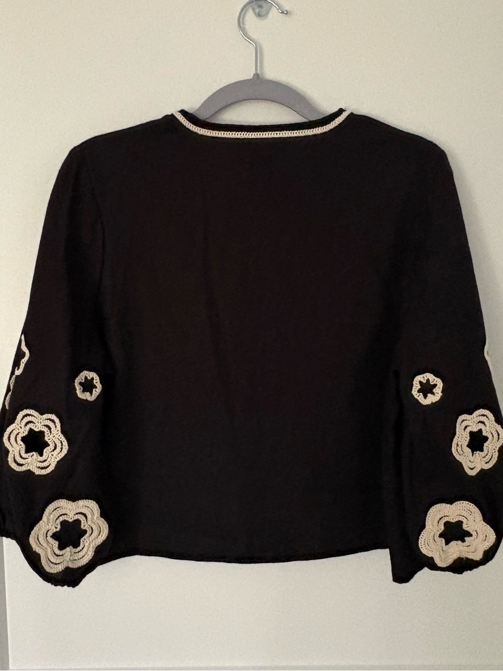 NWT House of Harlow 1960 Black Embroidered Lace-Up Peasant Blouse - Picture 8 of 9
